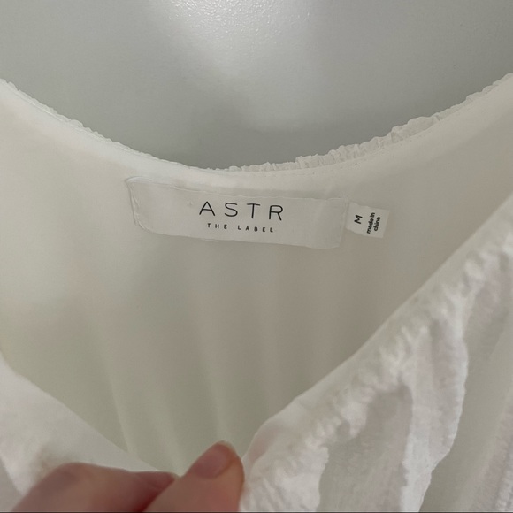 ASTR the Label Tiered Short Sleeve Dress White Size Medium - Picture 5 of 7